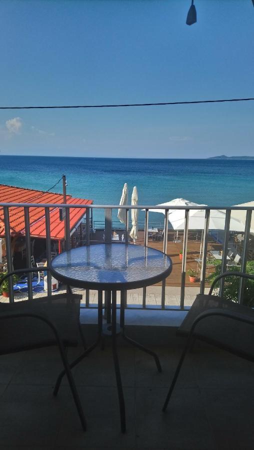 Diolkos Apartement Nea Roda Exterior photo