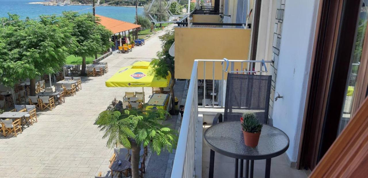 Diolkos Apartement Nea Roda Exterior photo