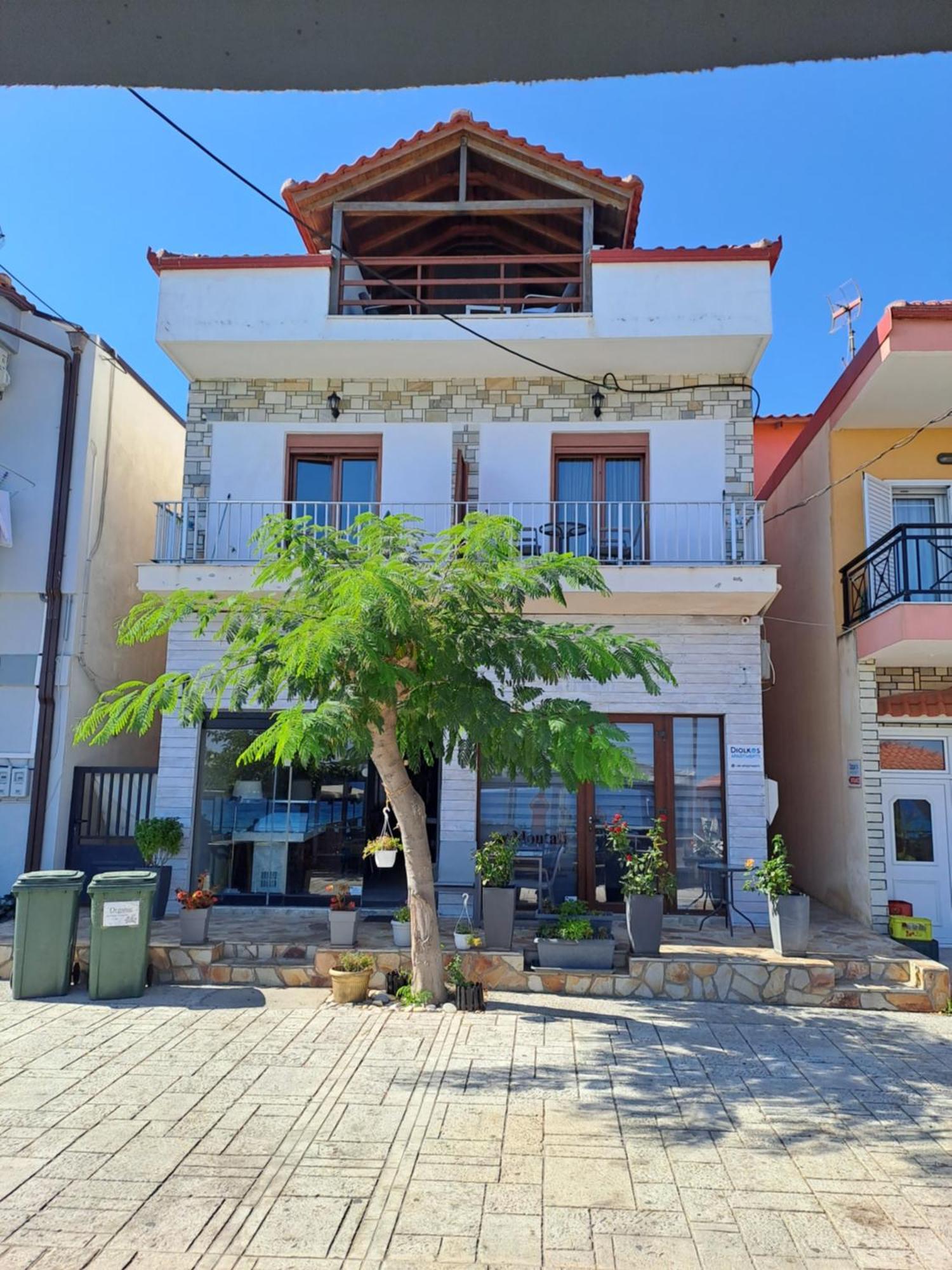 Diolkos Apartement Nea Roda Exterior photo