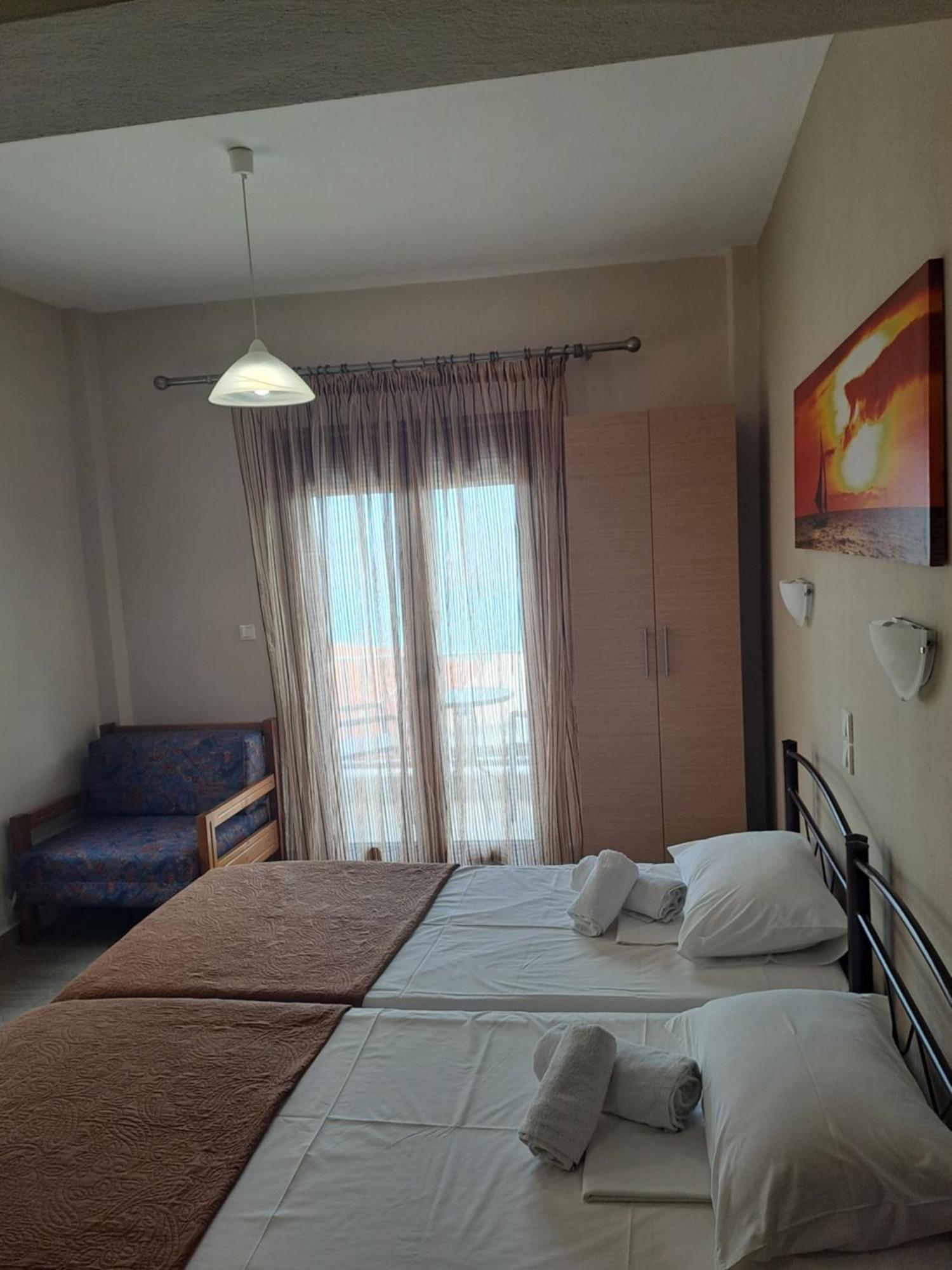 Diolkos Apartement Nea Roda Exterior photo
