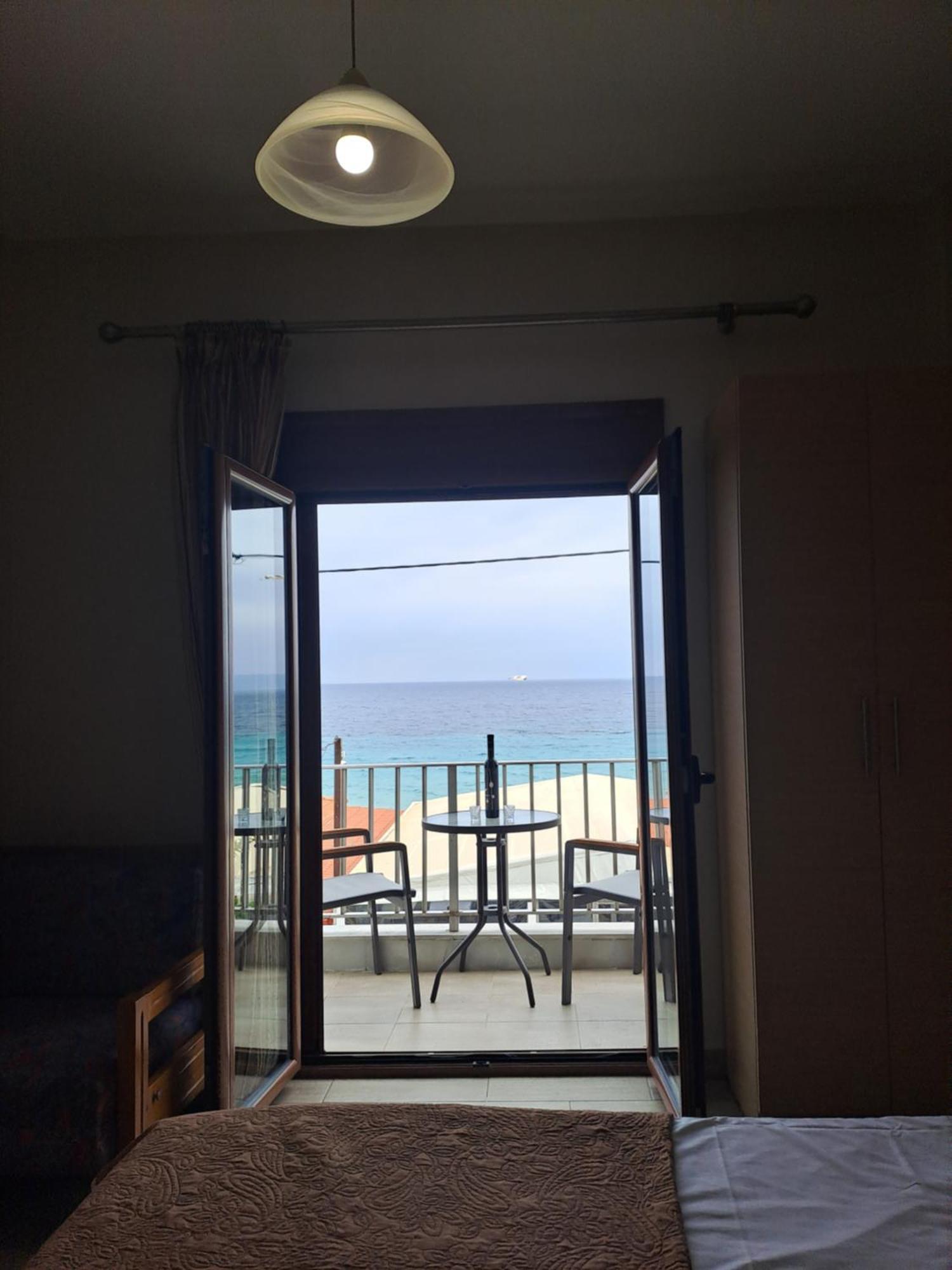 Diolkos Apartement Nea Roda Exterior photo